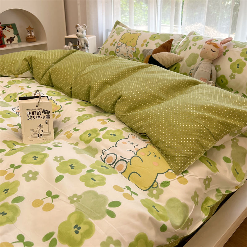 Floral Kawaii Cottage Friends Bedding Set