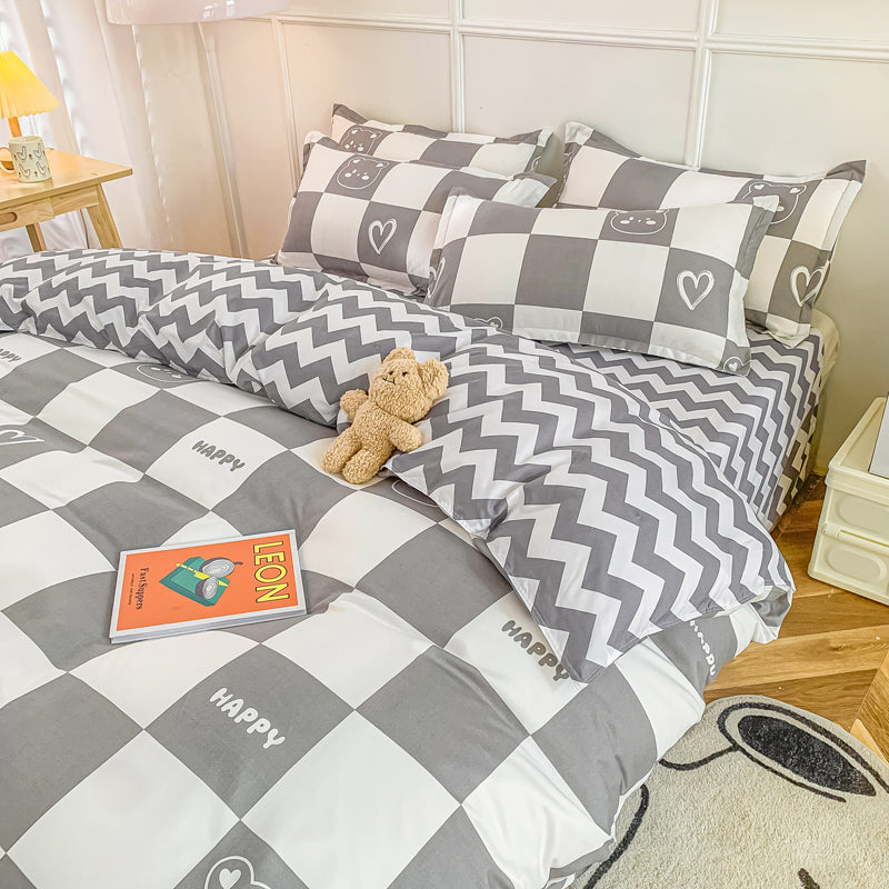 Gray Bear Checkered Bedding Set