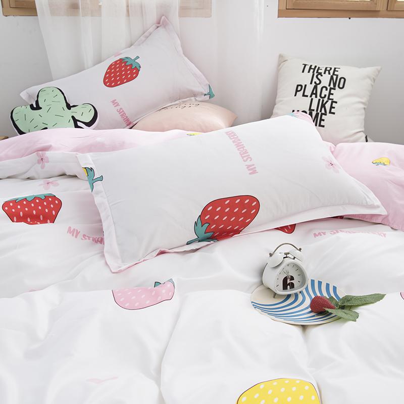 Harajuku Strawberry White & Pink Bedding Set