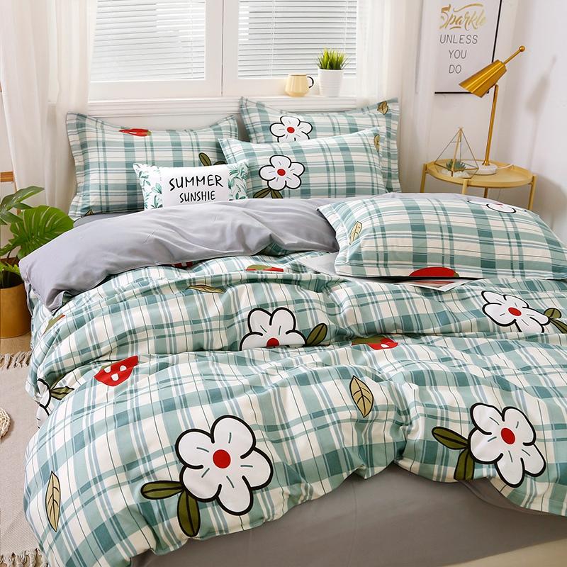 Strawberry Mint Checkered Bedding Set