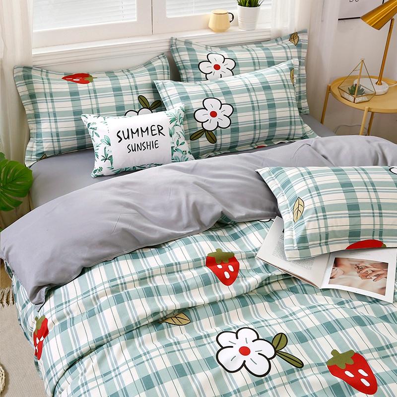 Strawberry Mint Checkered Bedding Set